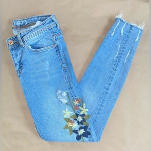ZARA Z1975 Embroidered Jeans Size 2